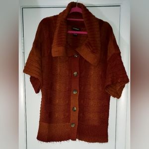 Short sleeve sweater